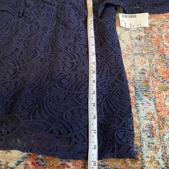 Hinge Blue Lace Top. - Picture 3 of 11